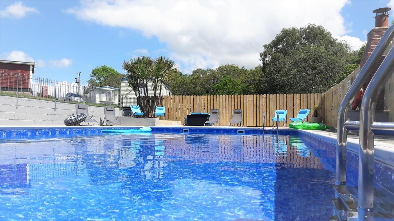 Greenways Valley Holiday Park Грейт-Торрингтон Экстерьер фото